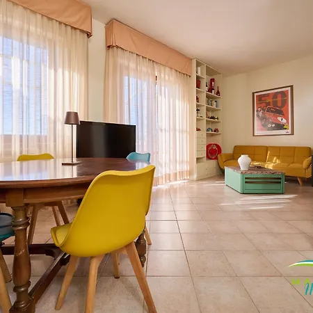 Maremma Holidays Zot's Penthouse Apartman Follonica